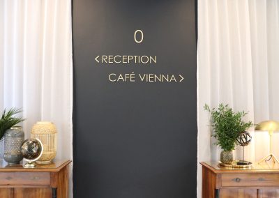Vienna House | Wegeleitsystem | 3D-Buchstaben
